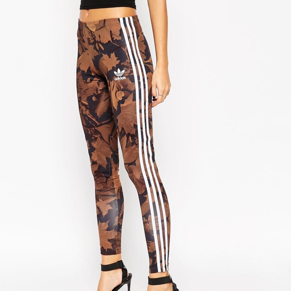 ⭐️HP⭐️2/$30 ADIDAS leaf print camo leggings size S